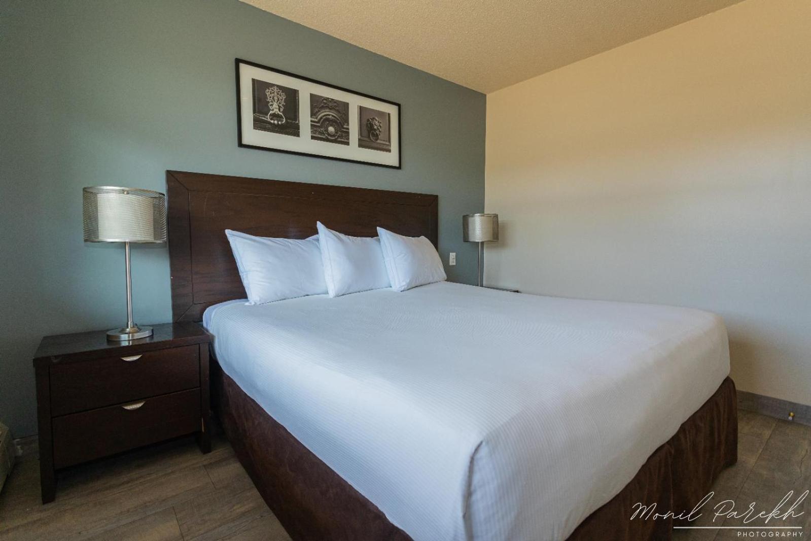 Empire Inn & Suites Penhold Dış mekan fotoğraf
