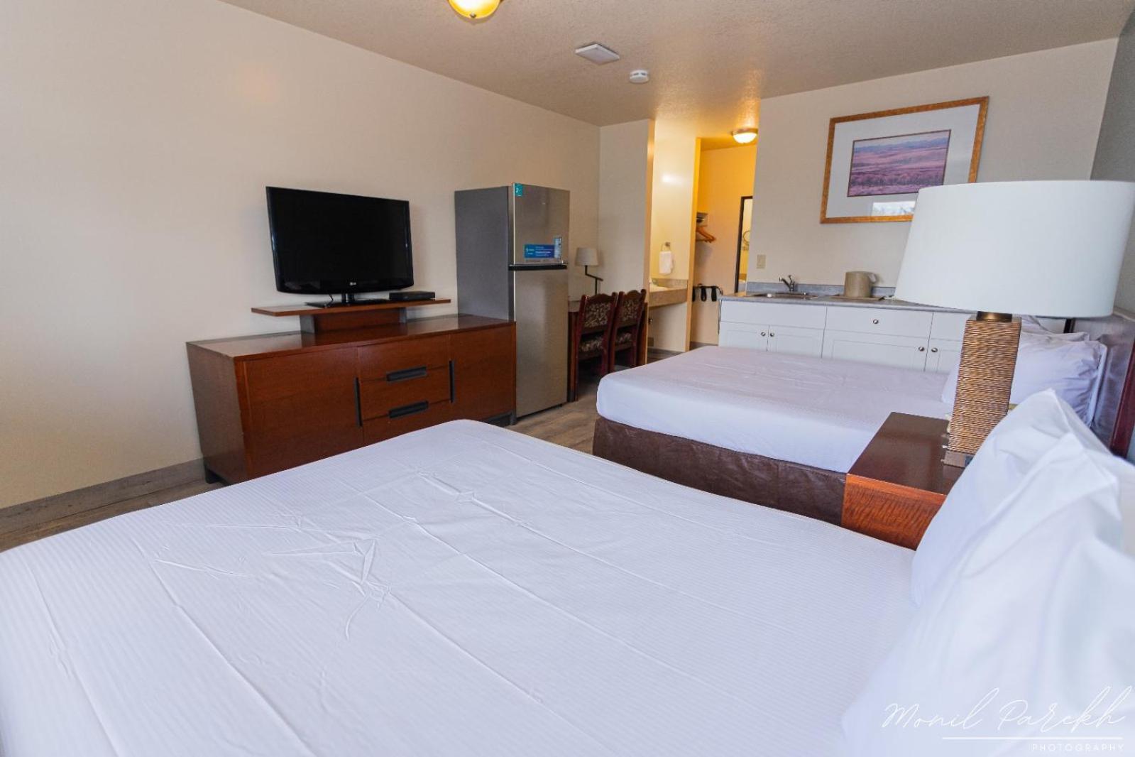Empire Inn & Suites Penhold Dış mekan fotoğraf