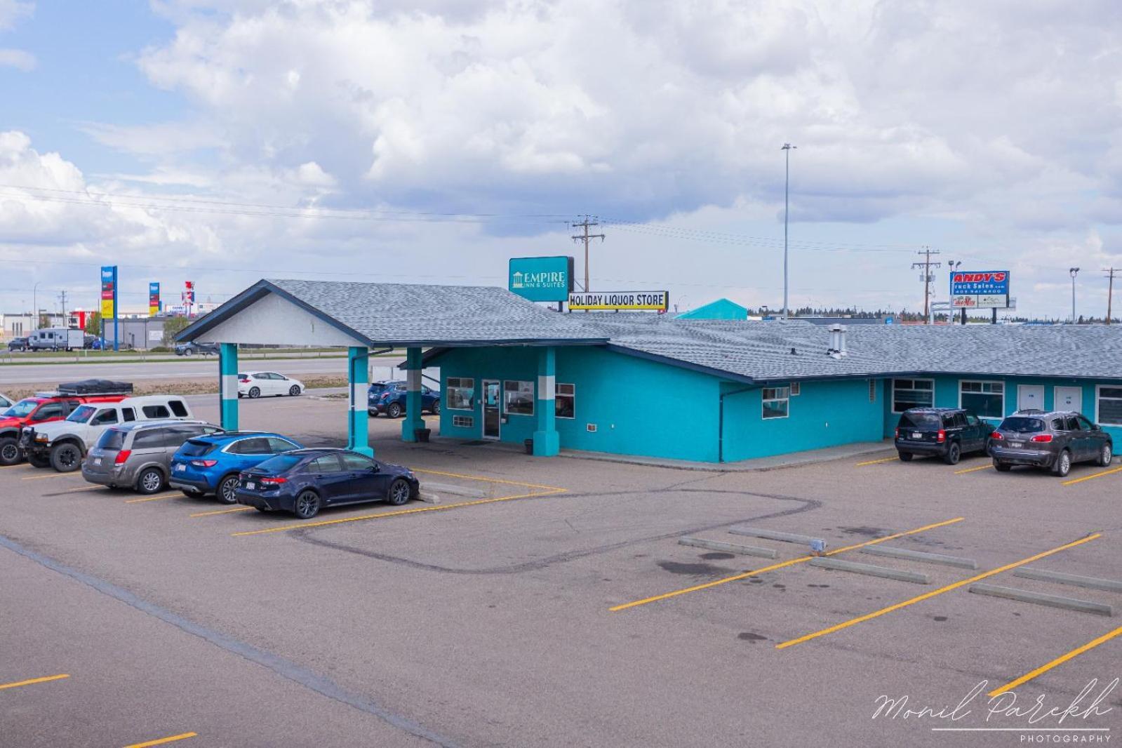 Empire Inn & Suites Penhold Dış mekan fotoğraf