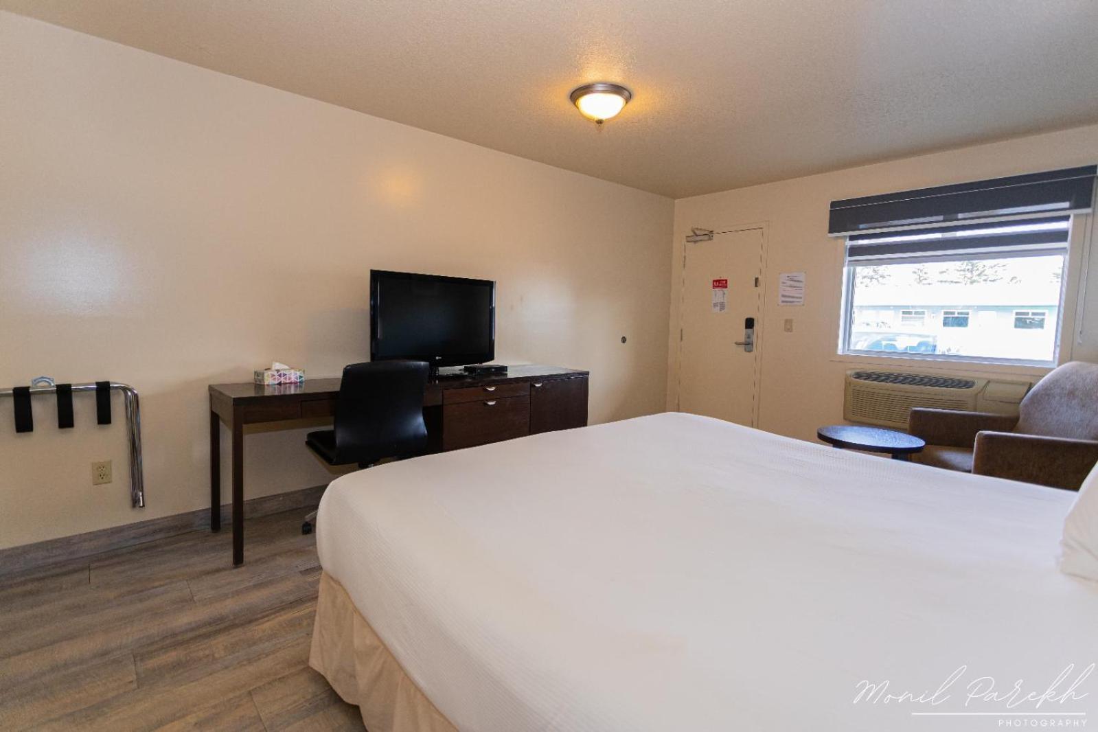 Empire Inn & Suites Penhold Dış mekan fotoğraf