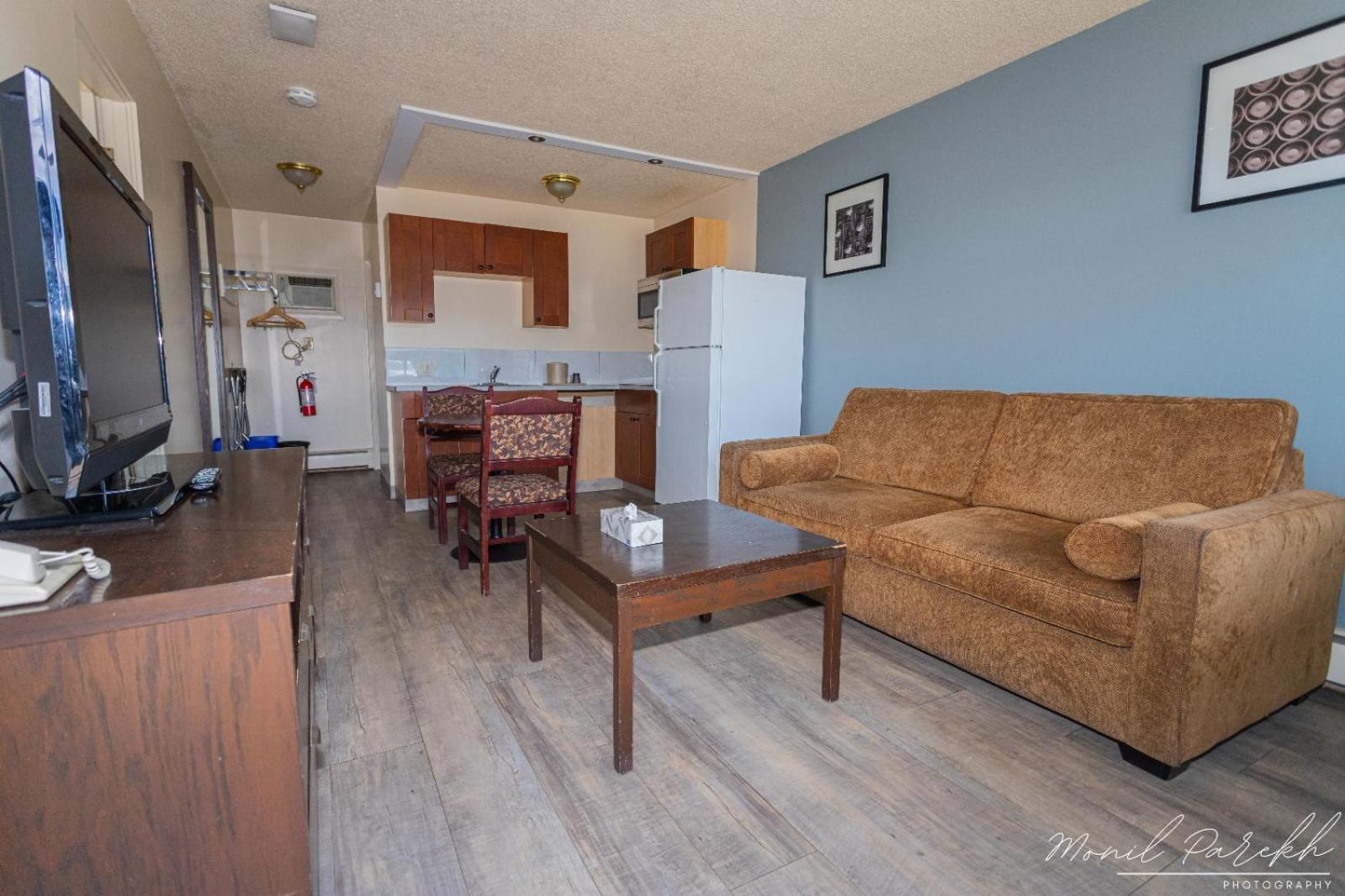 Empire Inn & Suites Penhold Dış mekan fotoğraf