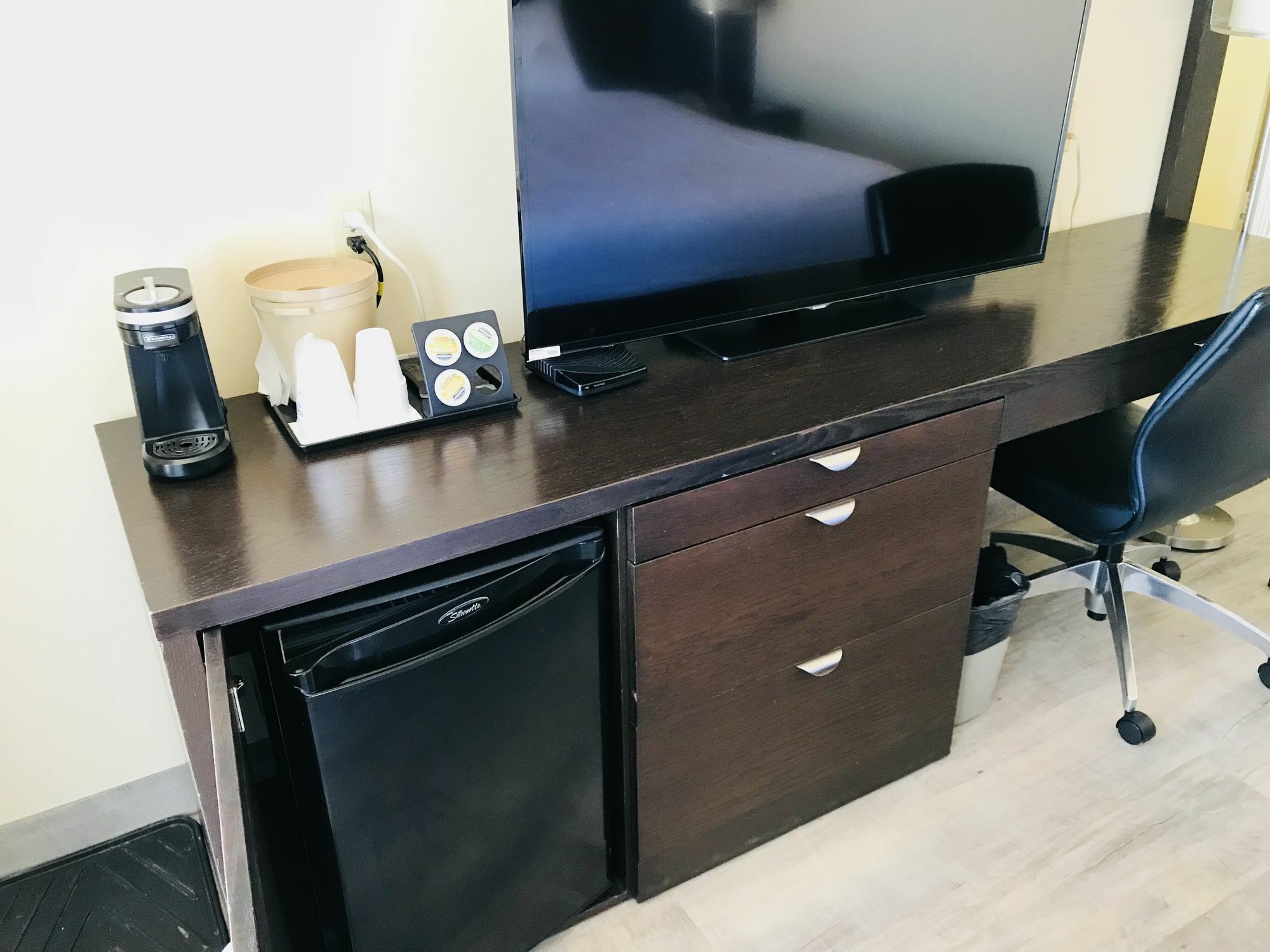 Empire Inn & Suites Penhold Dış mekan fotoğraf
