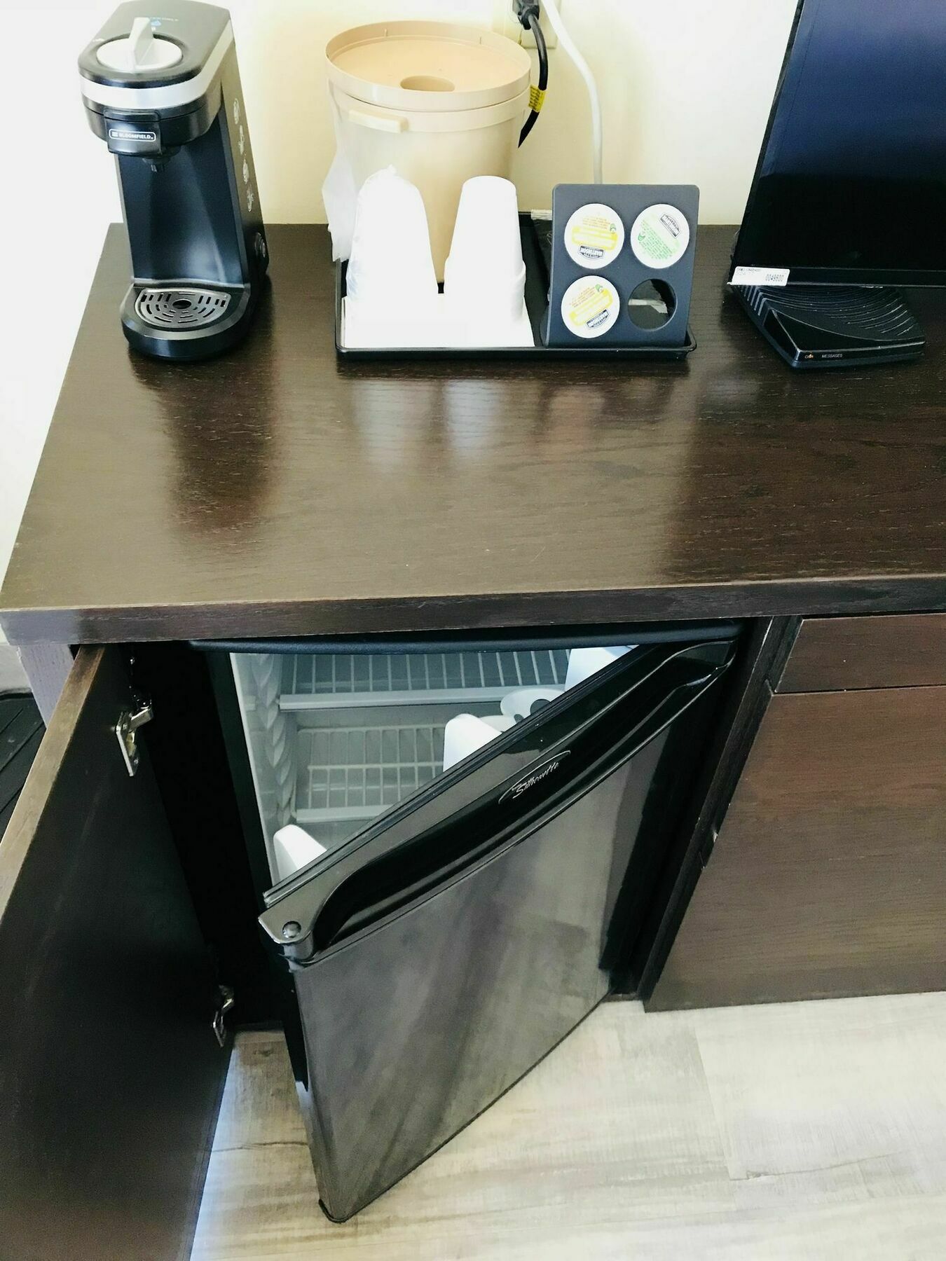 Empire Inn & Suites Penhold Dış mekan fotoğraf