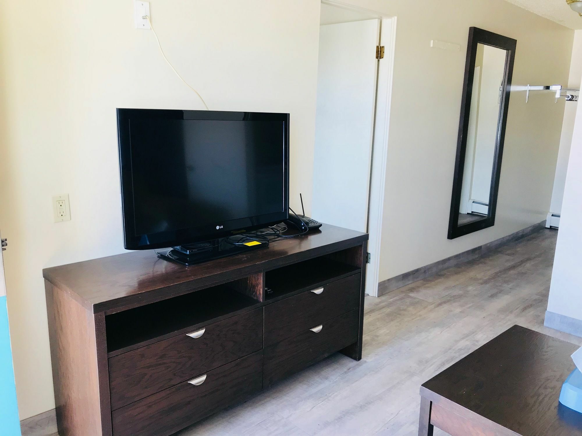 Empire Inn & Suites Penhold Dış mekan fotoğraf